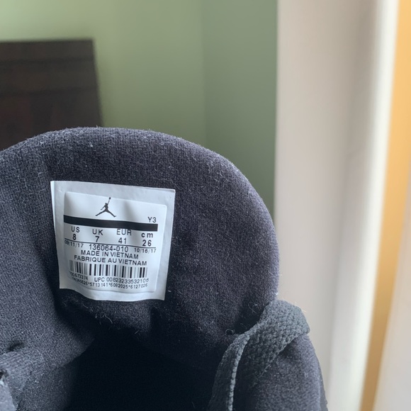 Black Air Jordan 3 - Picture 5 of 5